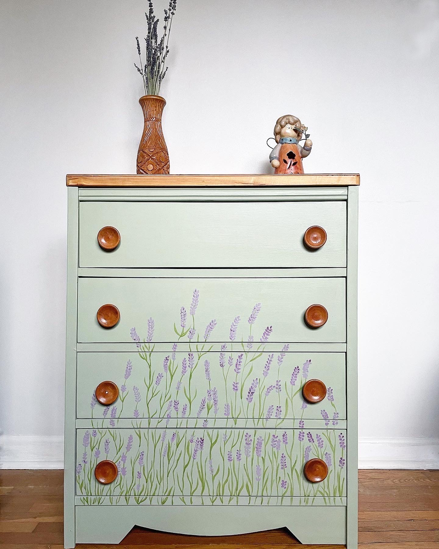 Lavender Field Chest of drawers