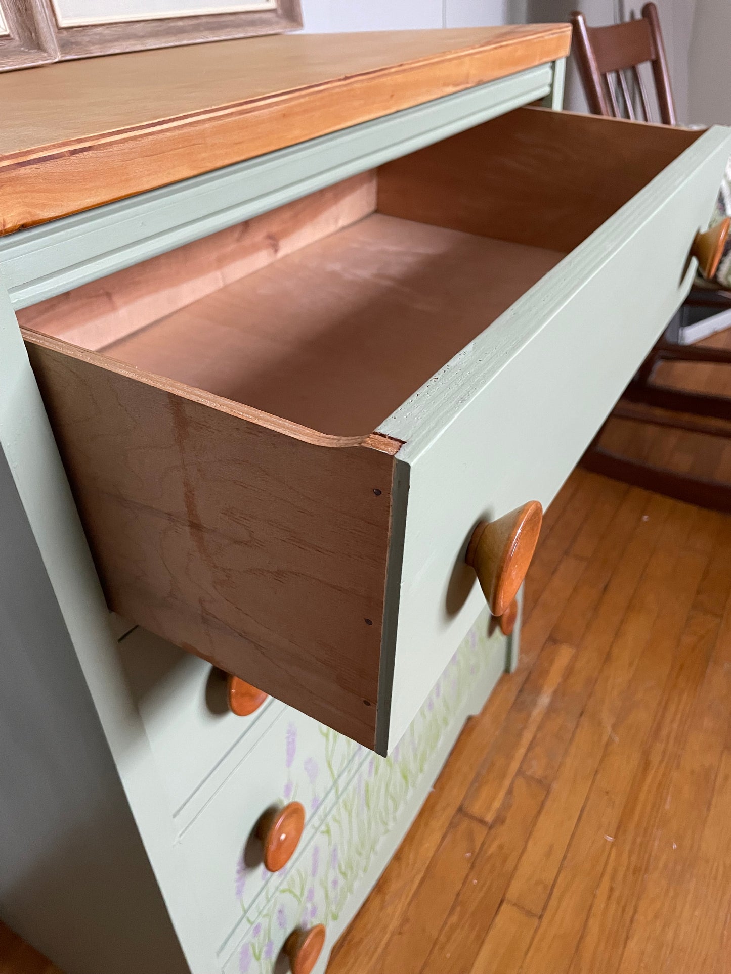 Lavender Field Chest of drawers