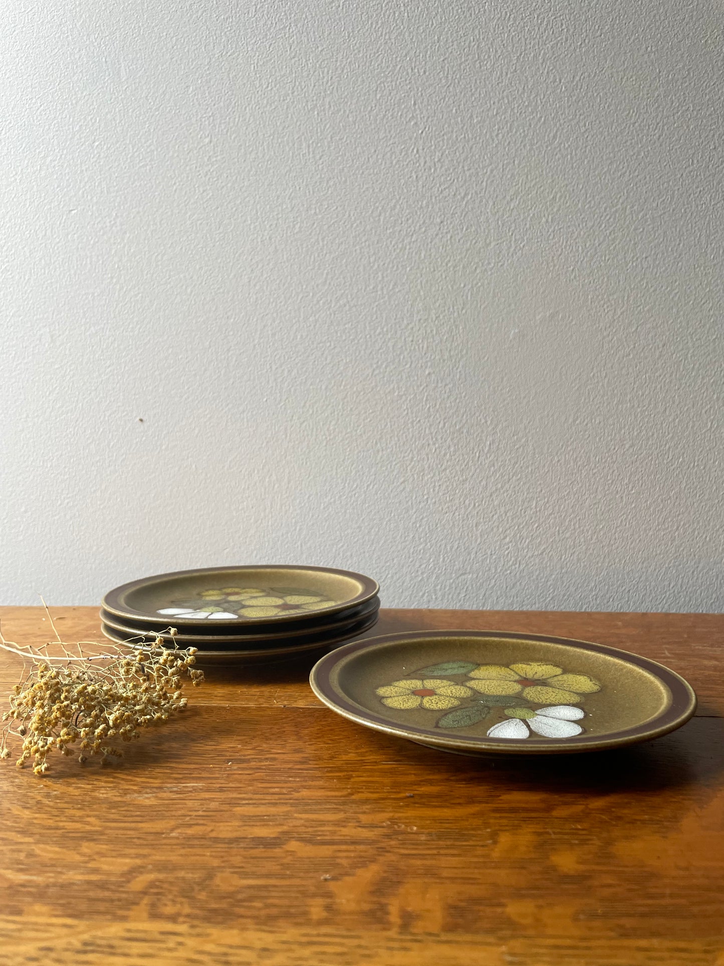 Set of 4 Stonecraft dishes