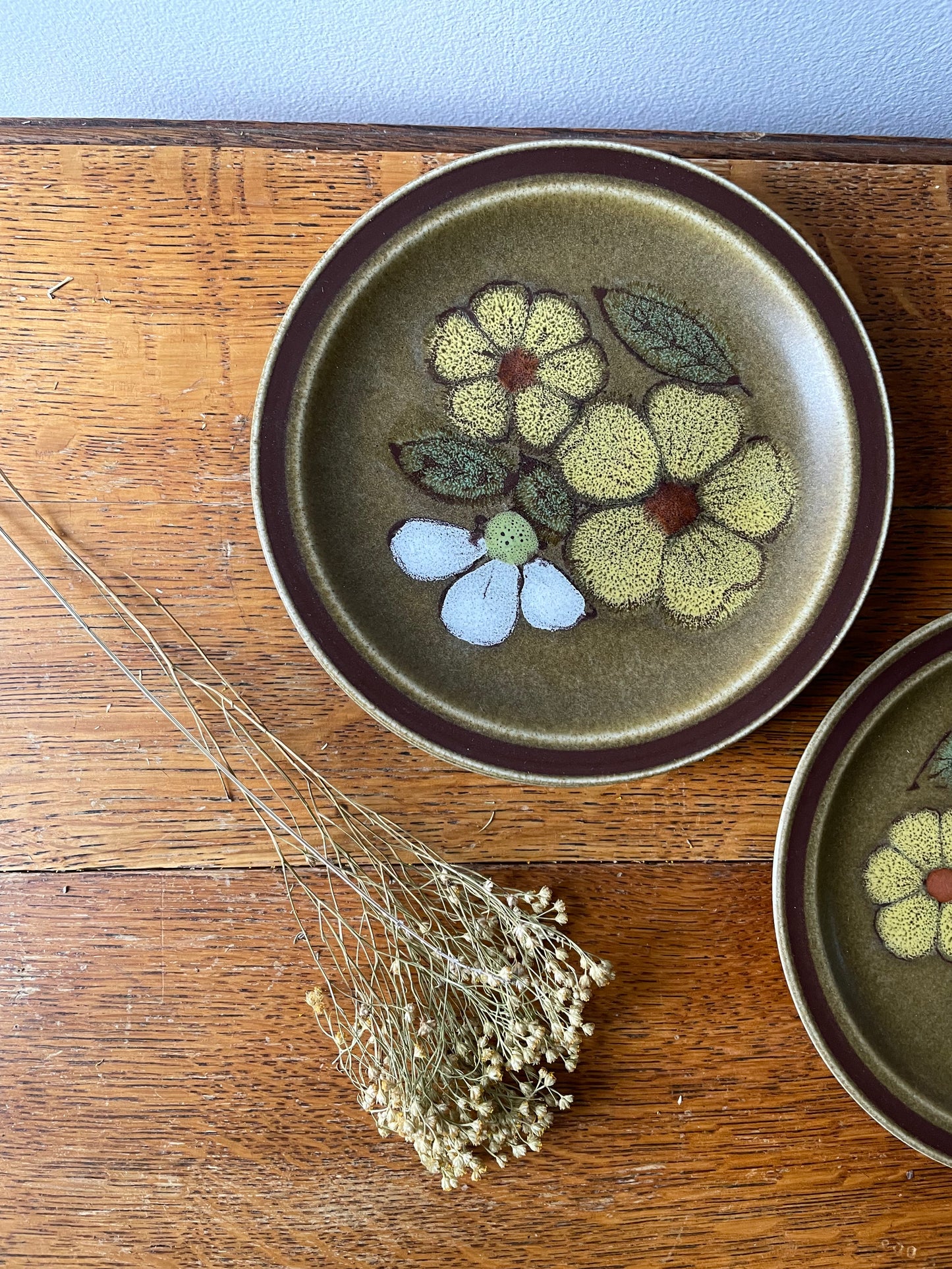 Set of 4 Stonecraft dishes