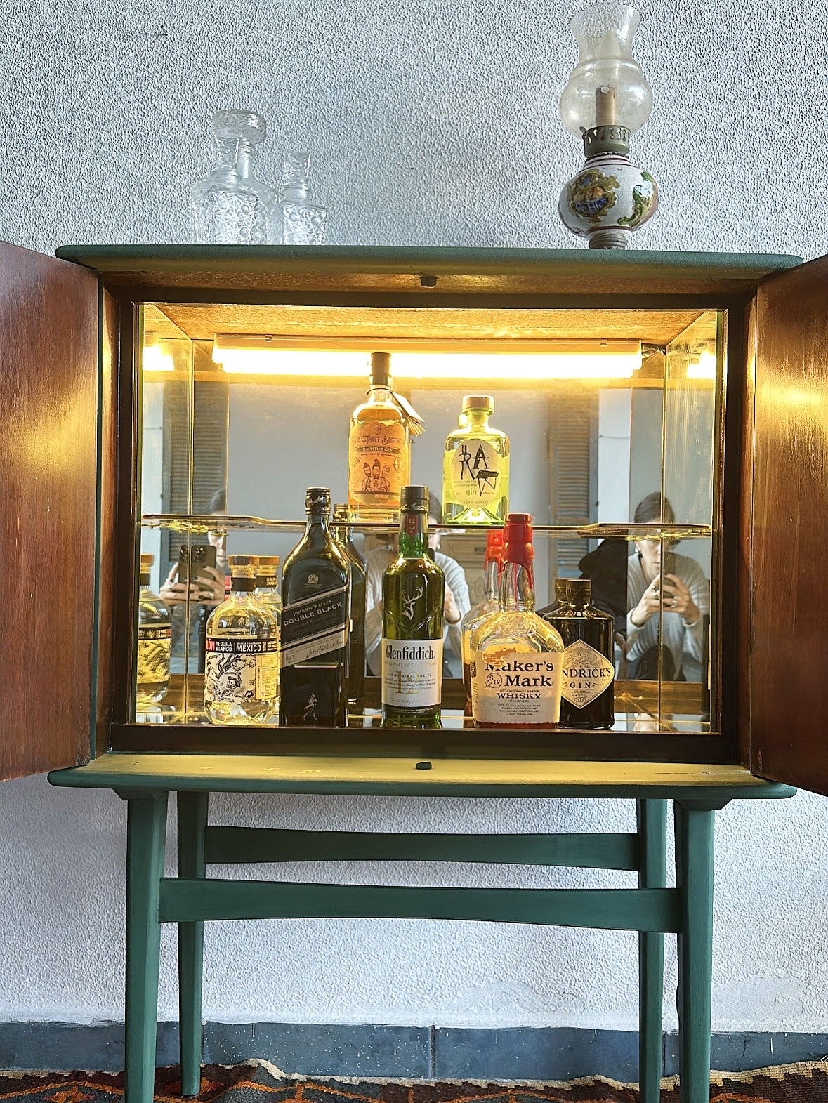 Deep green bar